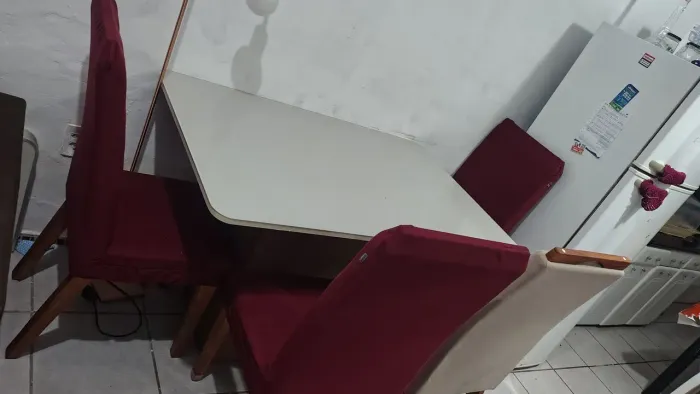 Mesa de jantar nova