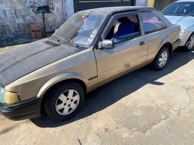 Ford Escort Ghia 1.8i / 1.8 / 1.6 (álcool) 1992