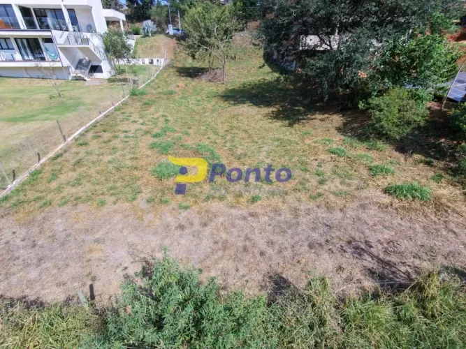 Lote à venda em condomínio Gran Royalle