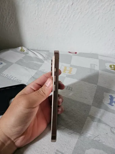 iPhone 16 Pro 128GB - Desert Titanium