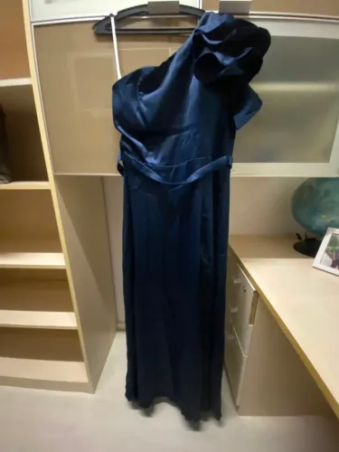 Vestido de festa azul marinho