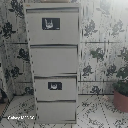 Arquivo de QUATRO GAVETAS para Escritório 