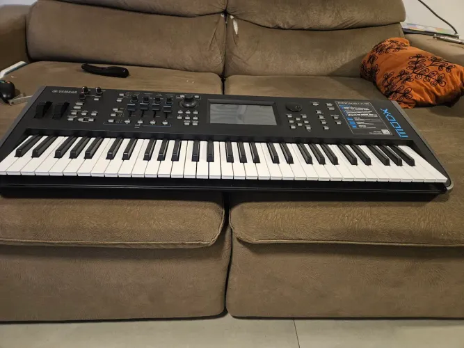 Teclado Yamaha Modx 6