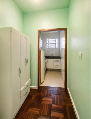 JK 29,03 m² com Elevador e Mobiliado Cidade Baixa.