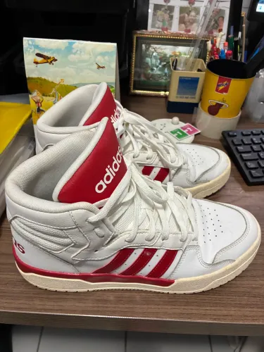 Tênis Adidas