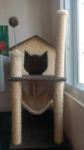 Arranhador para gatos dois andares
