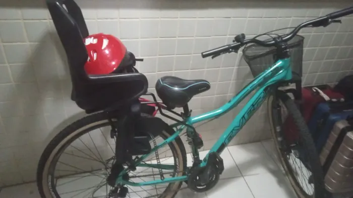 Vendo bike com cadeirinha inclusa 800 reais