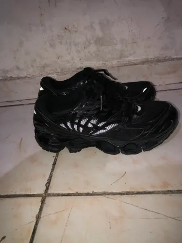 Mizuno black pro 8