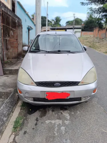 Ford Focus Ghia Sed. 2.0 16v/ 2.0 16V Flex 4P 2001