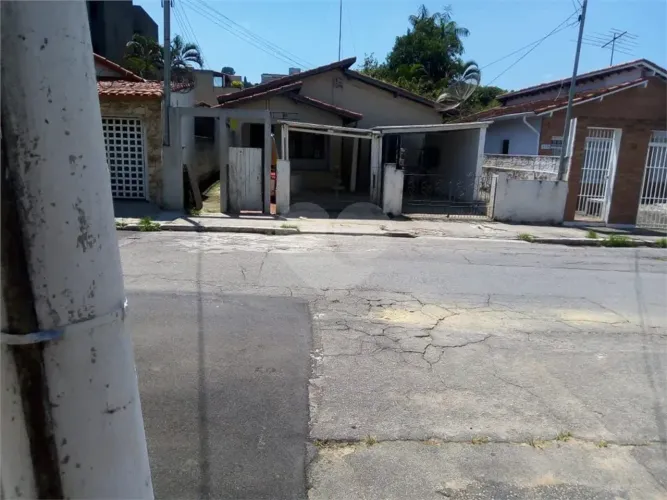 Terreno plano 10 x 50 metros na região do Tremembé