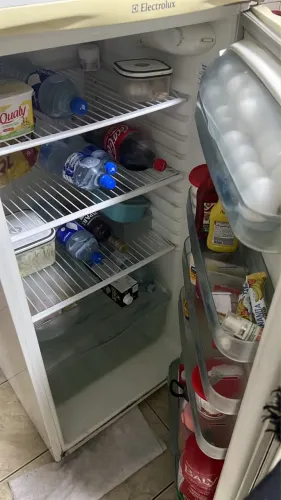 Vende-se geladeira