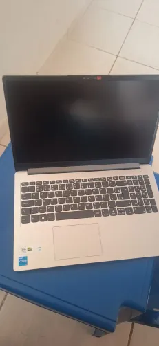 Notebook Lenovo IdeaPad 1 15IAU7 Intel Core i5 com defeito na placa