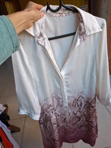 Chemise, tamanho 44, tecido leve