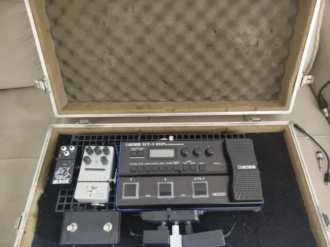 Pedalborard/ bossgt1/ Reverb/ irbox