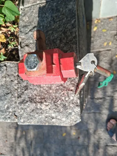 Fechadura porta de aço com terra chaves