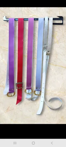 Sete cintos coloridos estilosos 