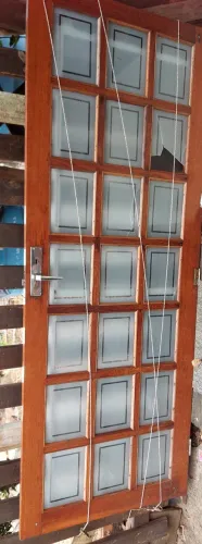 Vendo linda porta externa