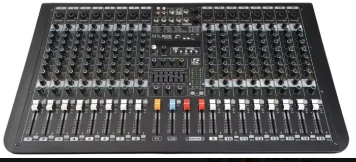 Mesa de Som 16 canais Staner Miz 1606