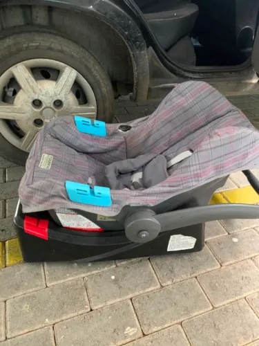Vendo bebê conforto com suporte