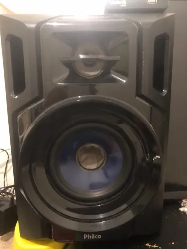 Vendo par de caixas de som Philco 300 watts funcionando perfeitamente contato *