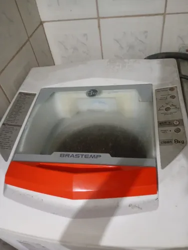 Máquina de lavar com defeito,
