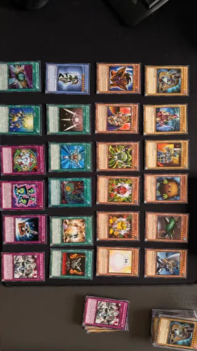 Yugioh Duelist Pack - Dark Magician, Mago Negro, Kuriboh