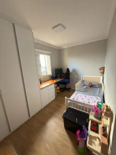 Apartamento com 3 quartos à venda, 70 m²