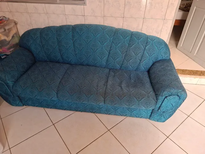 Doamos sofa usado.