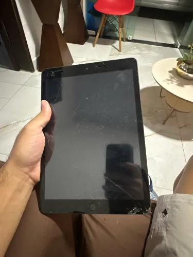 IPAD 9 COM TELA TRINCADA