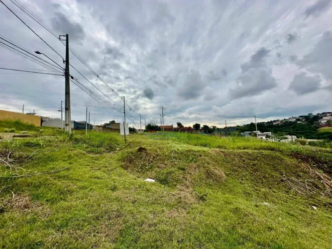 Terreno de Esquina 370 m² à Venda na Gleba Esperança Região Sul de Londrina Próximo à UEL