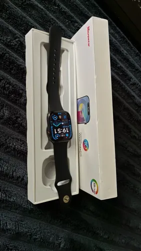 Smartwatch ideintico ao da Apple