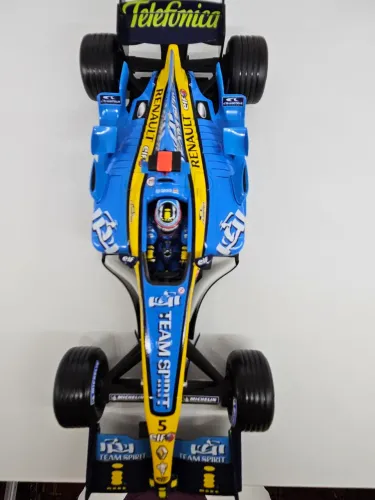 Renault AR25 Alonso 2005 1/18 Hot Wheels + Decals