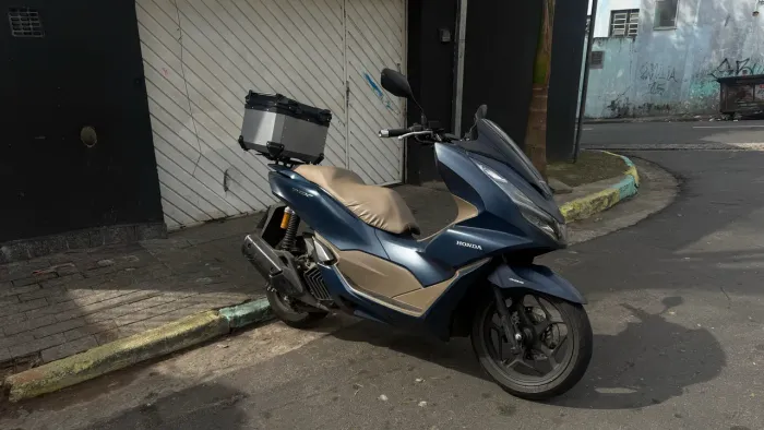 Honda PCX 160 DLX ABS 2023 - Muito Nova, Completa