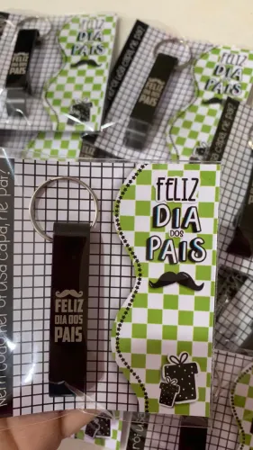 Chaveiro abridor de garrada com card