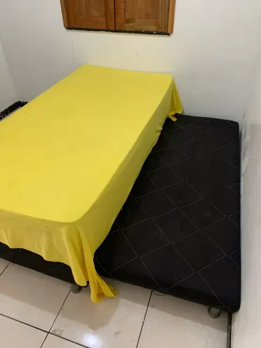 Bi cama de solteiro com molas