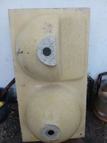 Uma pia para venda medida 56x1,06