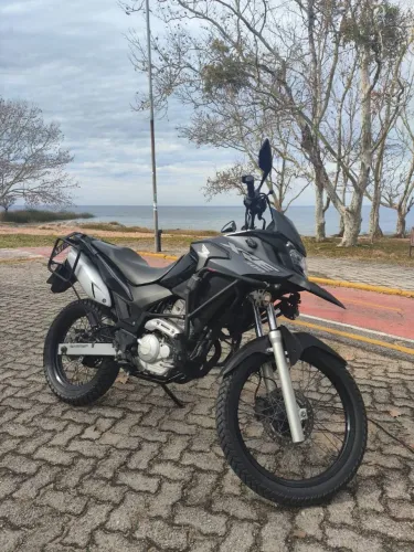 XRE 300 2020