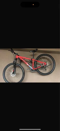 Vendo bicicleta e suporte