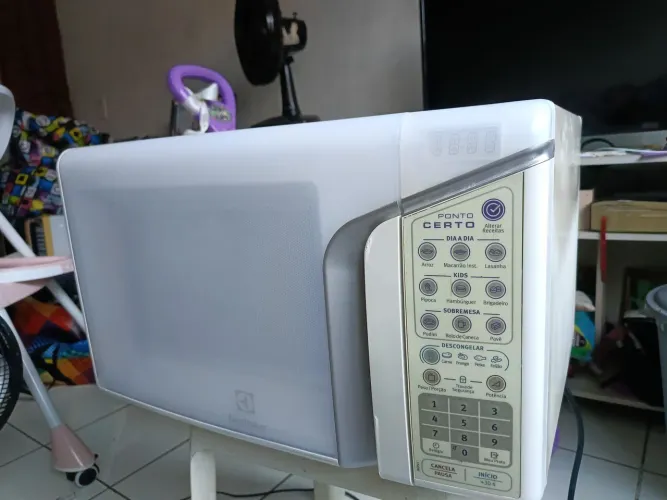 Microondas Eletrolux 30 litros