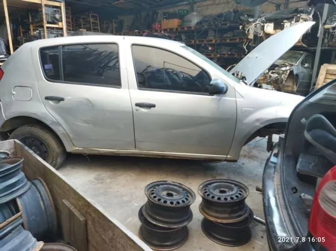 Sucata para retirada de peças Renault Sandero 2010