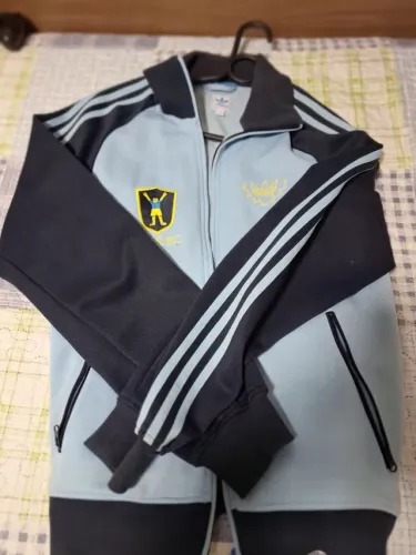 Jaqueta adidas