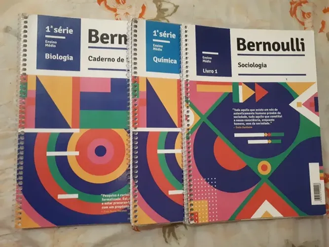 Apostilas e livros  Bernoulli ensino médio vários 