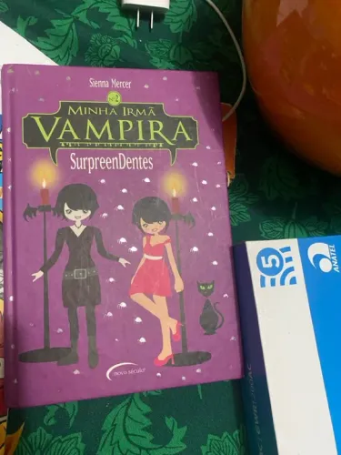 Livro mina irmã vampira 