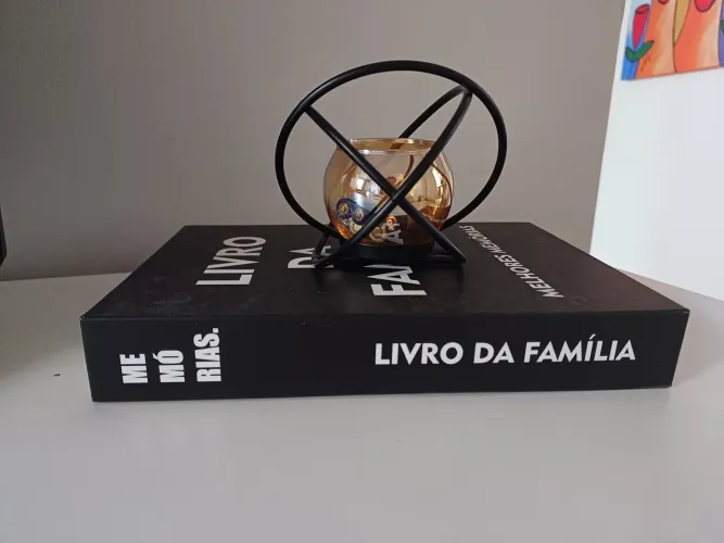 Castiçal Decorativo em Metal + livro caixa