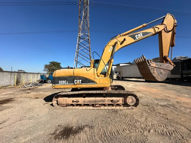 Escavadeira Caterpillar 320CL 2006