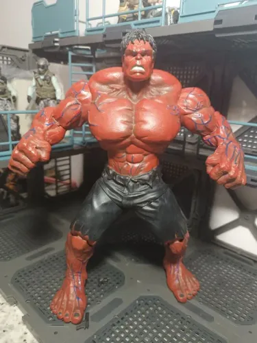 Hulk Vermelho - Figura de Ação