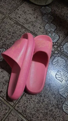 Chinelo de dedo rosa -
