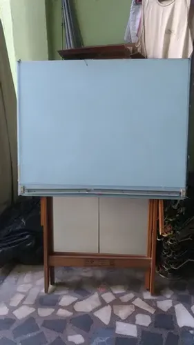Cavalete para desenho estudante, bom estado. E outros.