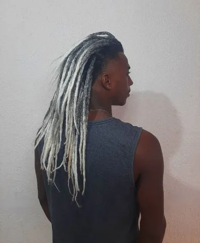 Dreadlocks longos e estilosos