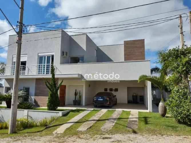 Sobrado de alto padrão bem localizado a venda em condomínio. Guararema - SP